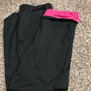 Loose fitting yoga pant